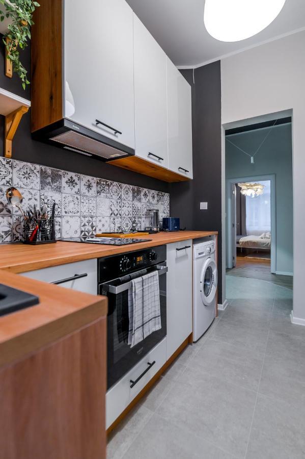 New Black & White - 2Bdr Apartment With Balcony Sofya Dış mekan fotoğraf